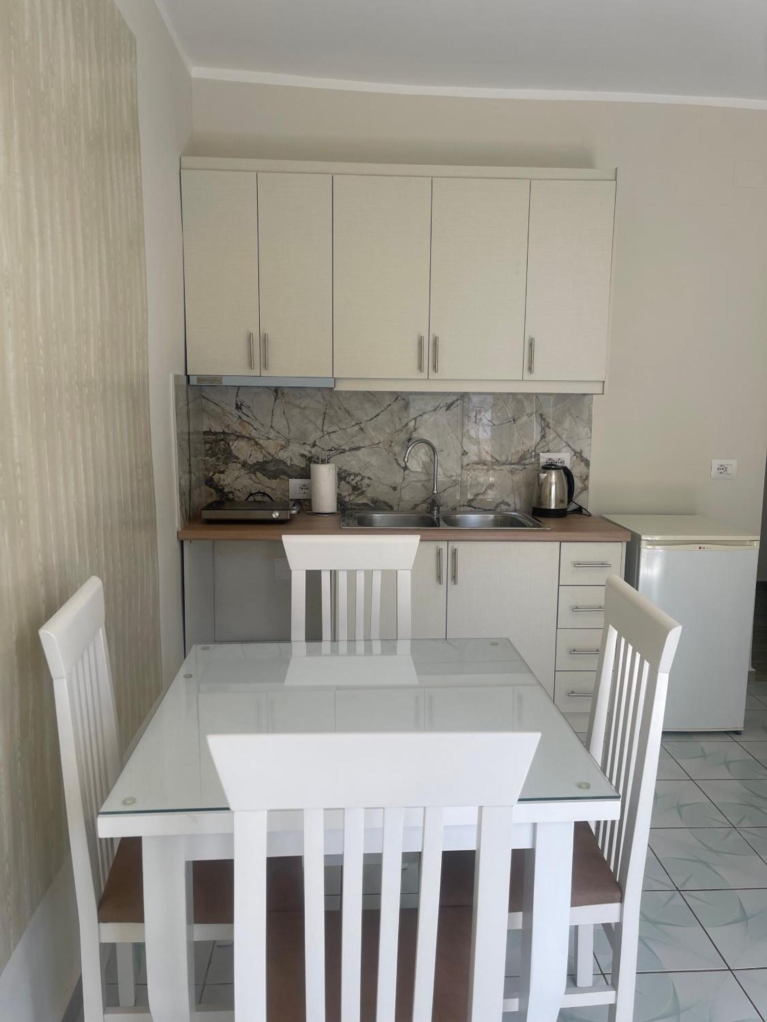 Sunflower Apartments Sarandë Eksteriør billede
