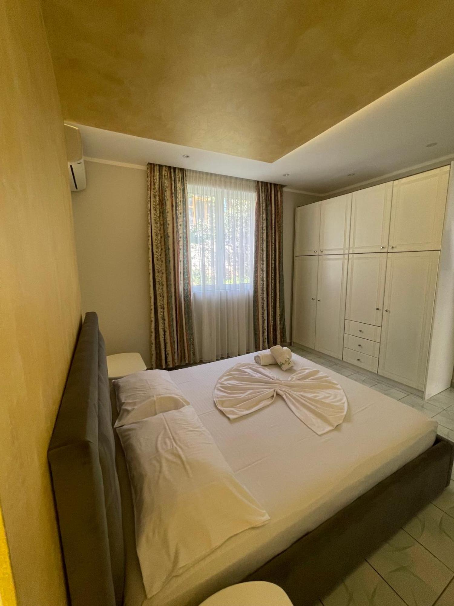 Sunflower Apartments Sarandë Eksteriør billede